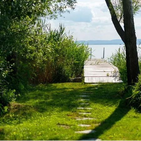 Nyaraló privát Balaton-parttal Balatonakarattya Exterior foto