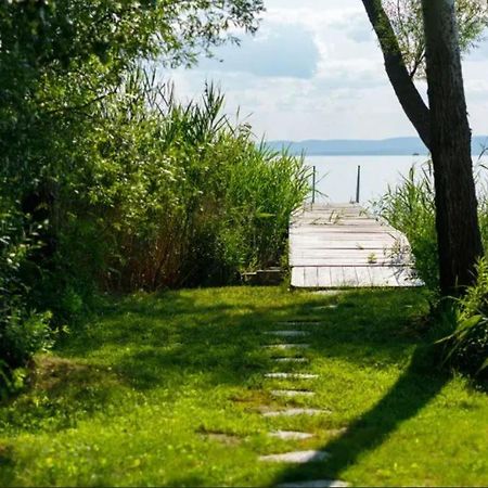 Nyaraló privát Balaton-parttal Balatonakarattya Exterior foto