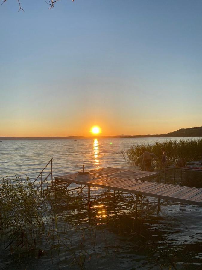 Nyaraló privát Balaton-parttal Balatonakarattya Exterior foto