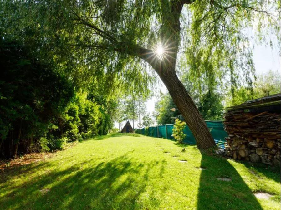 Nyaraló privát Balaton-parttal Balatonakarattya Exterior foto