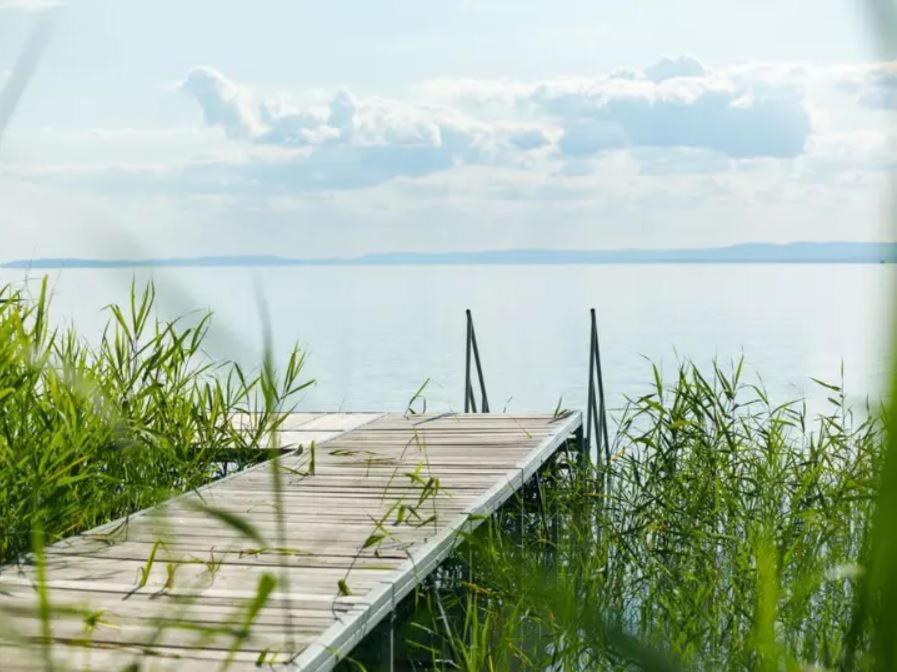 Nyaraló privát Balaton-parttal Balatonakarattya Exterior foto