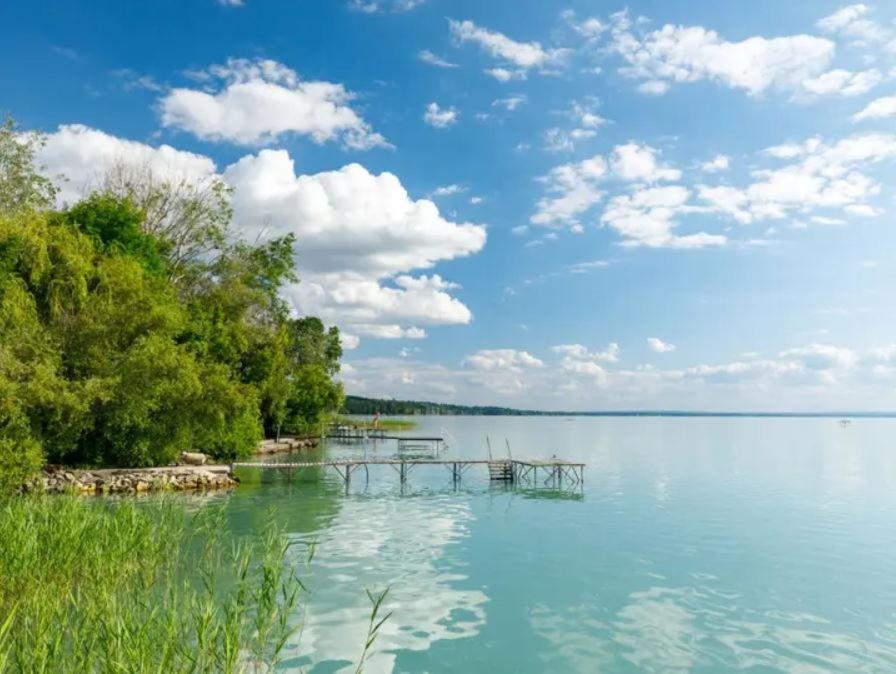 Nyaraló privát Balaton-parttal Balatonakarattya Exterior foto