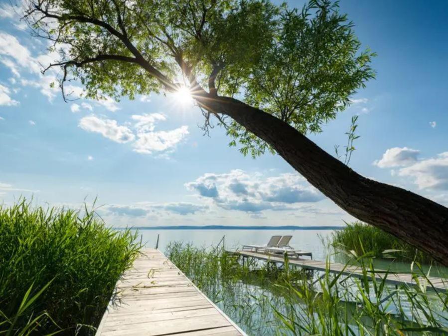 Nyaraló privát Balaton-parttal Balatonakarattya Exterior foto