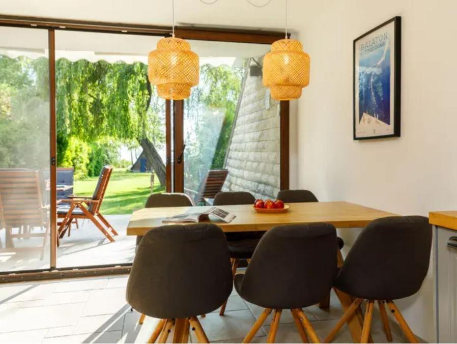 Nyaraló privát Balaton-parttal Balatonakarattya Exterior foto