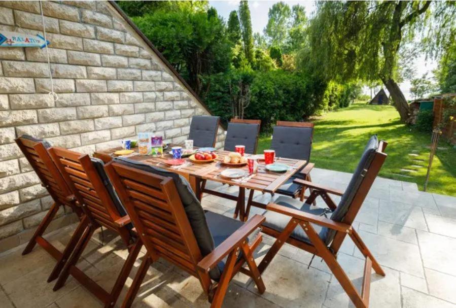 Nyaraló privát Balaton-parttal Balatonakarattya Exterior foto